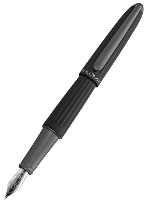 Diplomat Fountain Pen - Aero Black Medium