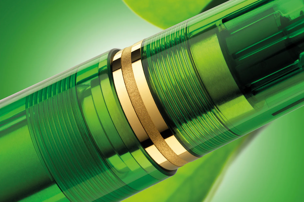 Pelikan M800 Fountain Pen Green Demonstrator Special Edition - Extra Fine