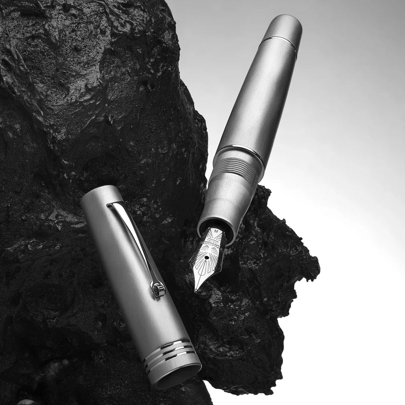 Leonardo Officina Italiana Momento Zero Fountain Pen - Aluminia, Silver Trim, Limited Edition