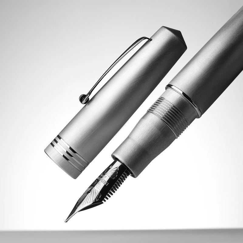 Leonardo Officina Italiana Momento Zero Fountain Pen - Aluminia, Silver Trim, Limited Edition