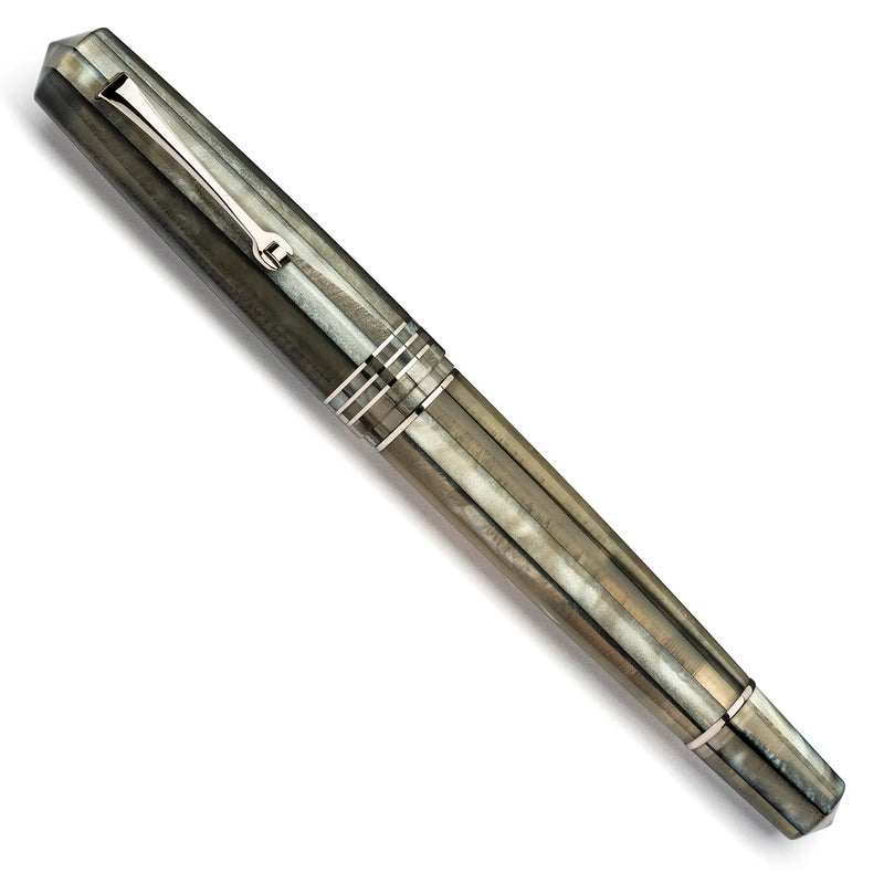 Leonardo Officina Italiana Momento Zero Grande 2.0 Fountain Pen - Sand, Silver Trim
