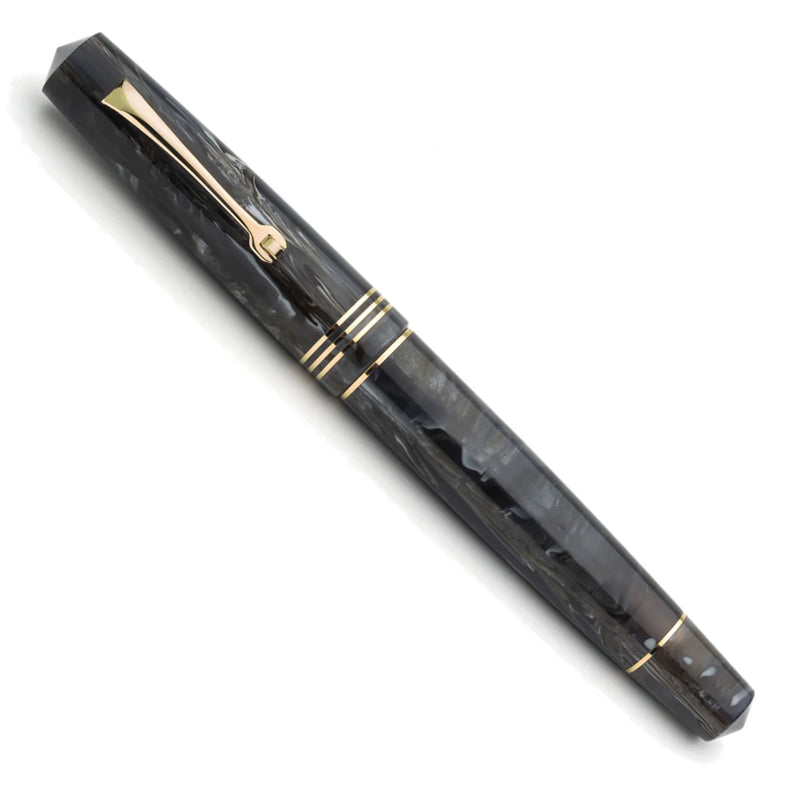 Leonardo Officina Italiana Momento Zero Fountain Pen - Horn, Gold Trim