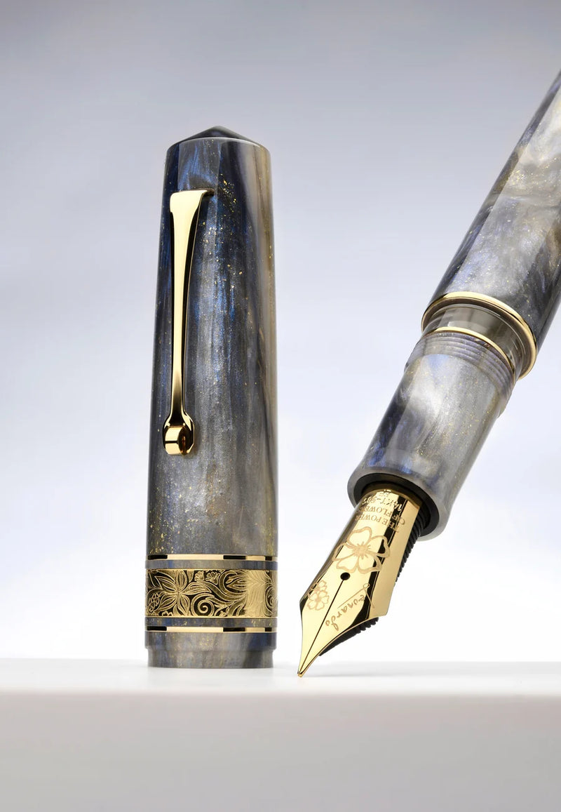 Leonardo Officina Italiana Momento Zero Grande 2.0 Fountain Pen - Orchidea Blue 14k Gold #6 Nib, Gold Trim