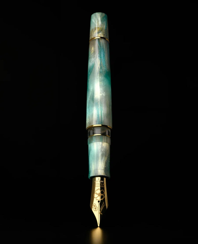 Leonardo Officina Italiana Momento Zero Grande 2.0 Fountain Pen - Ortensia 14k Gold #8 Nib, Gold Trim