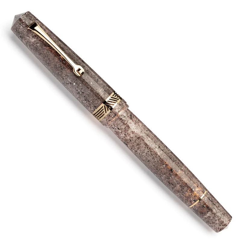 Leonardo Officina Italiana Momento Magico Fountain Pen - Sea Sand, Gold Trim