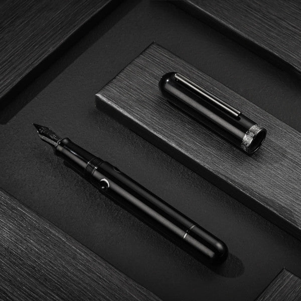 Nahvalur Nautilus Fountain Pen Cephalapod - Black - Broad